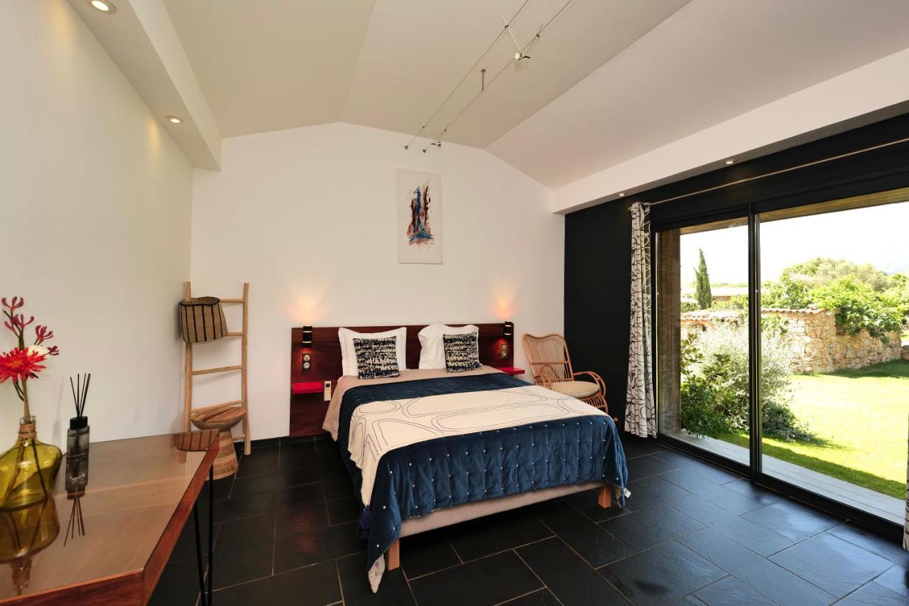Domaine Pozzo Di Mastri Hotel & Spa Figari  Bagian luar foto