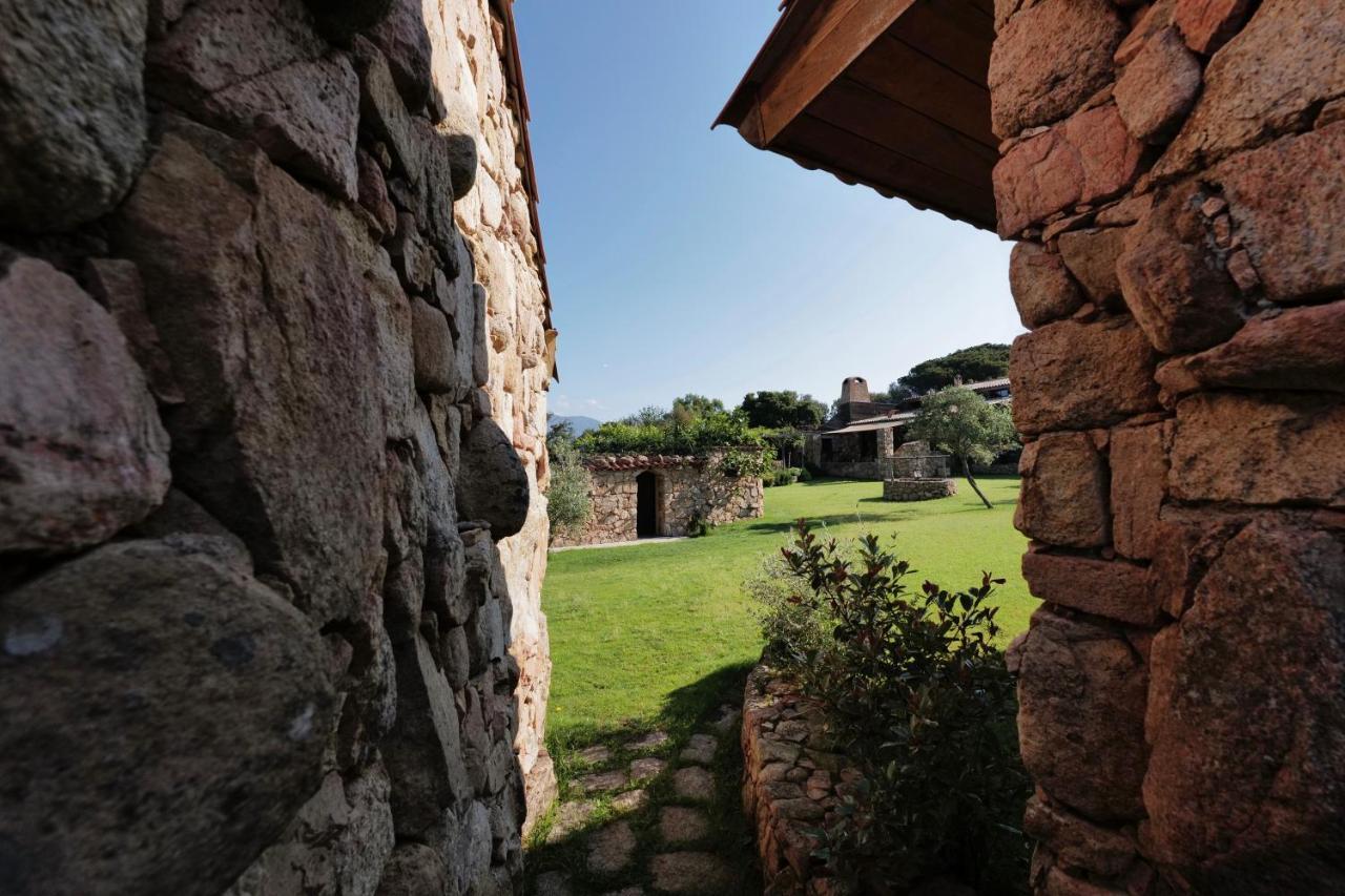 Domaine Pozzo Di Mastri Hotel & Spa Figari  Bagian luar foto