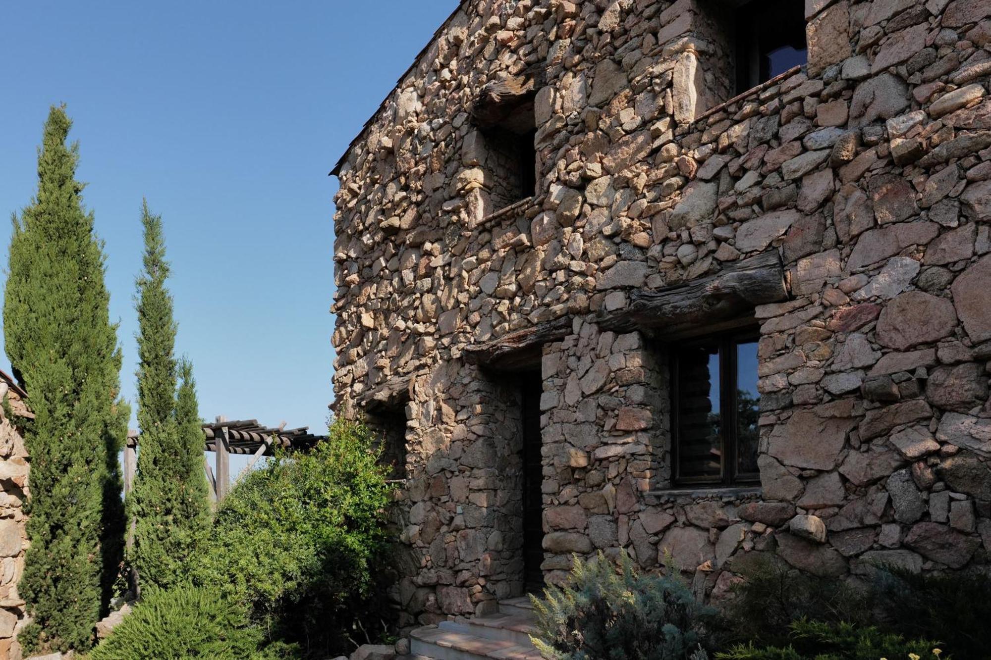 Domaine Pozzo Di Mastri Hotel & Spa Figari  Bagian luar foto