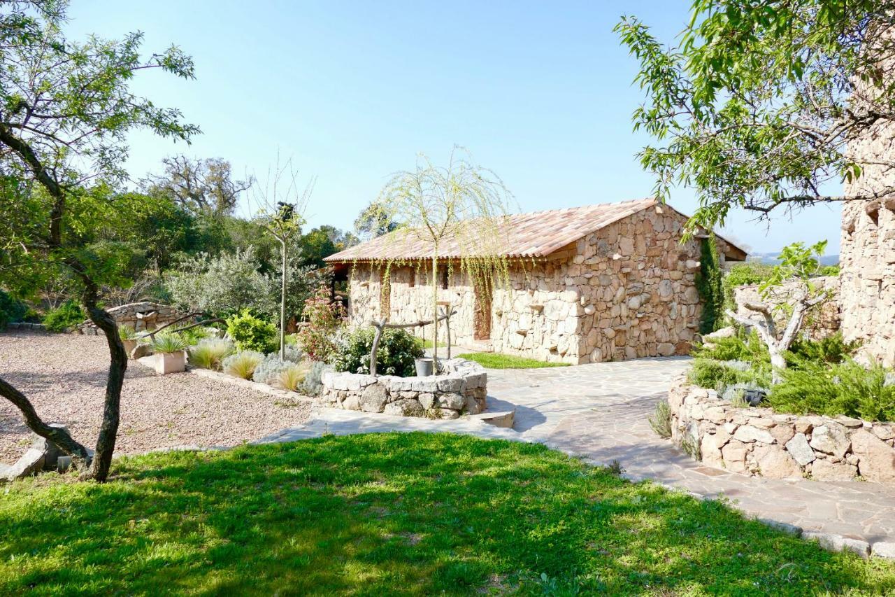 Domaine Pozzo Di Mastri Hotel & Spa Figari  Bagian luar foto